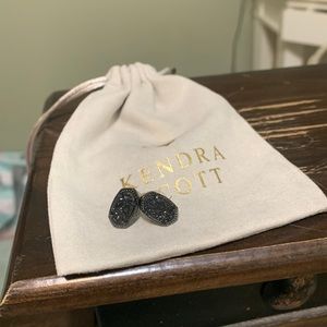 black druzy kendra scott earrings never worn!